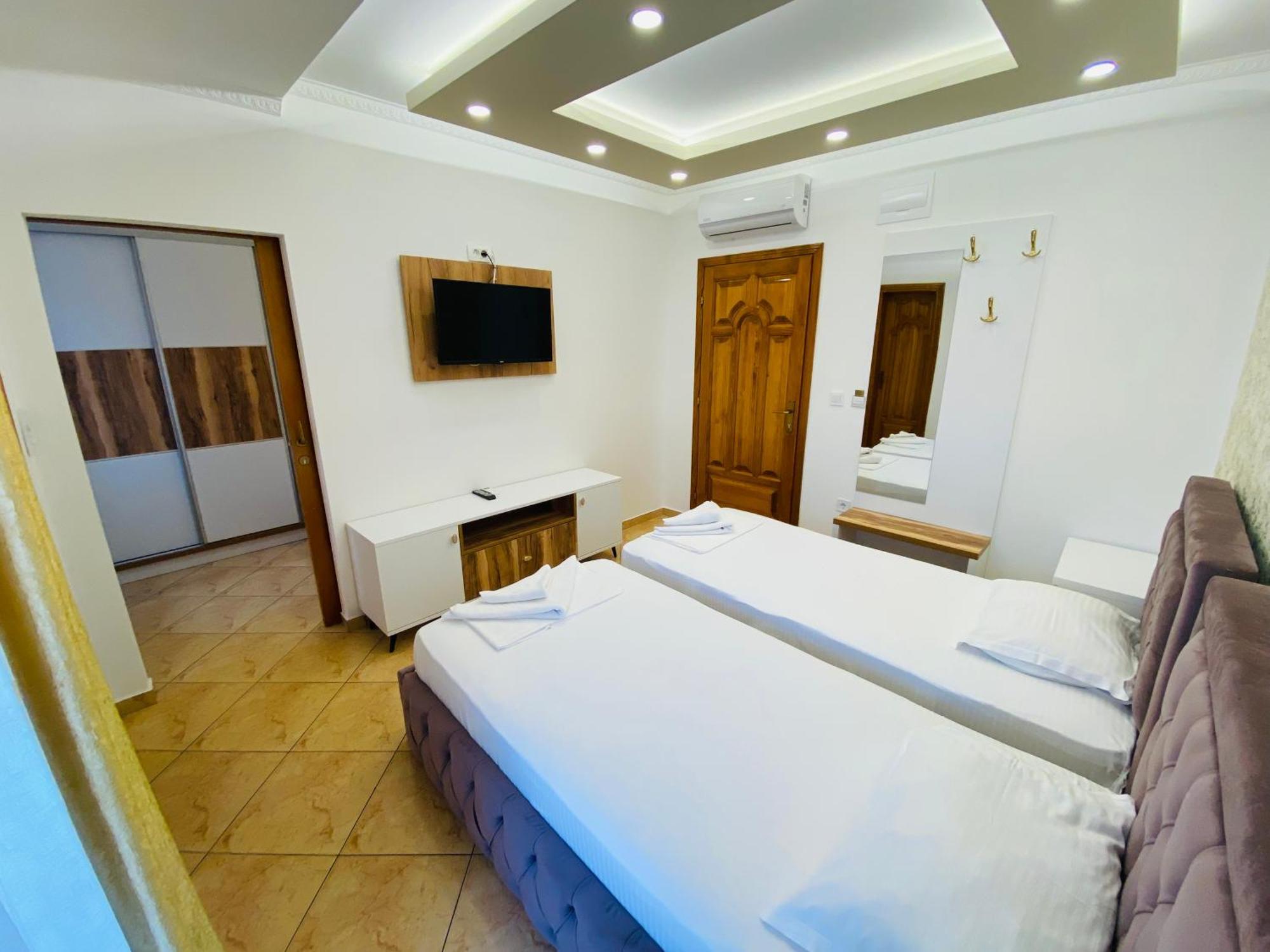 Apart Hotel Llolla Улцинь Екстер'єр фото
