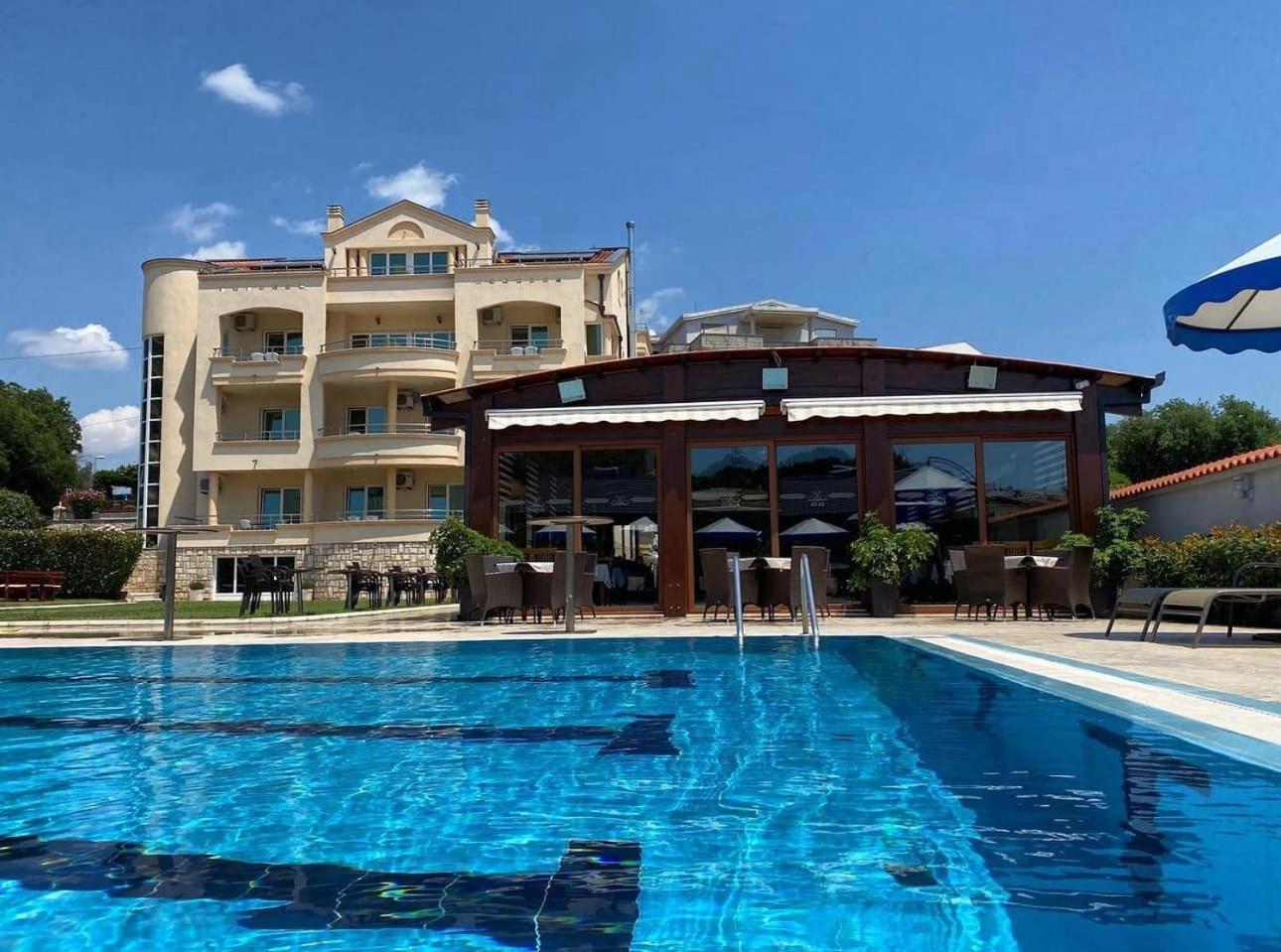 Apart Hotel Llolla Улцинь Екстер'єр фото