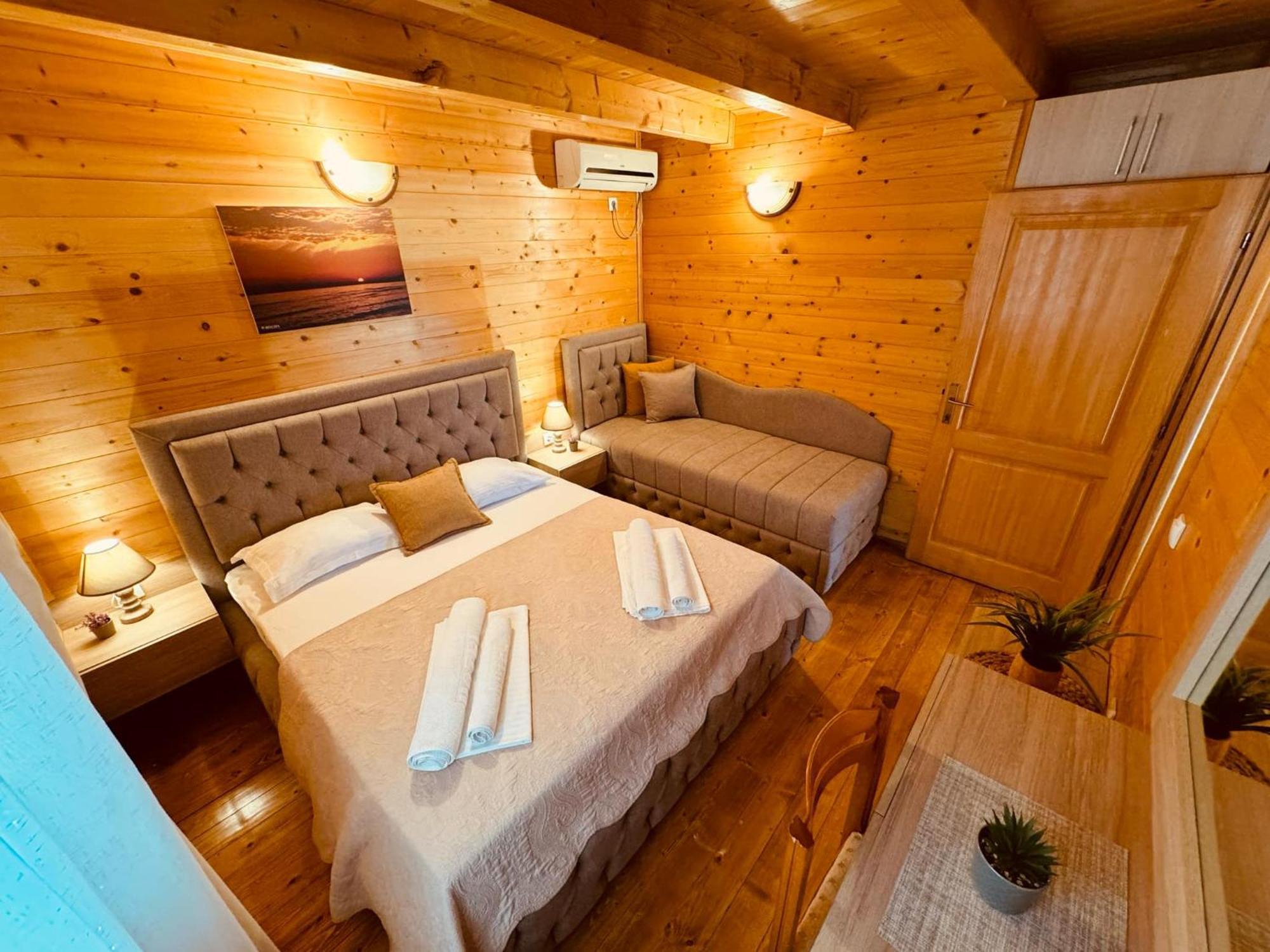 Apart Hotel Llolla Улцинь Екстер'єр фото