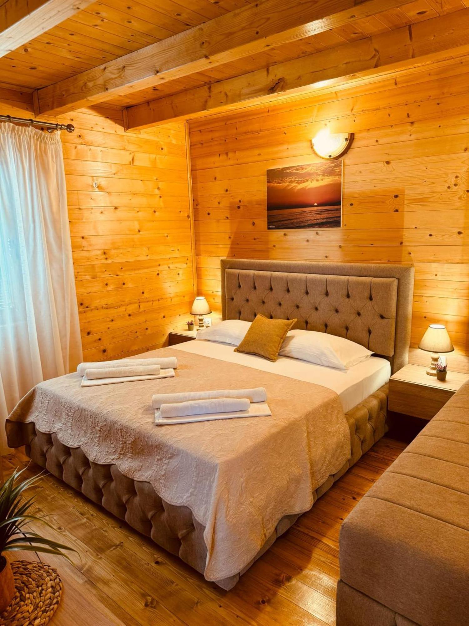 Apart Hotel Llolla Улцинь Екстер'єр фото